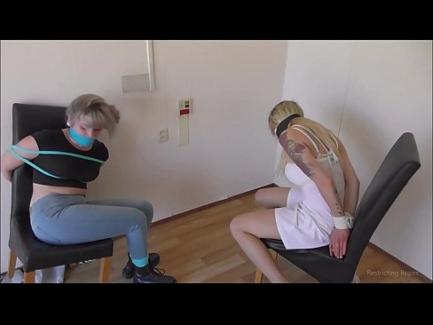 ❤️ Viciado / amarrado e amordaçado / donzela em apuros Sexo vídeo em porno pt.villagesexvideos.ru ❌