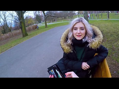 ❤️ Engole o esperma quente de um estranho por dinheiro - broche no parque por Eva Elfie Sexo vídeo em porno pt.villagesexvideos.ru ❌